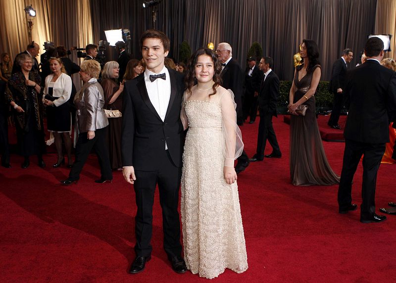 Nick Krause y Amara Miller en los Oscar 2012