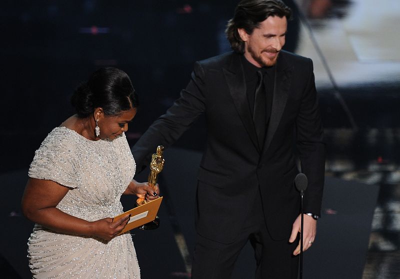 Christian Bale y Octavia Spencer en la gala de los Oscars 2012