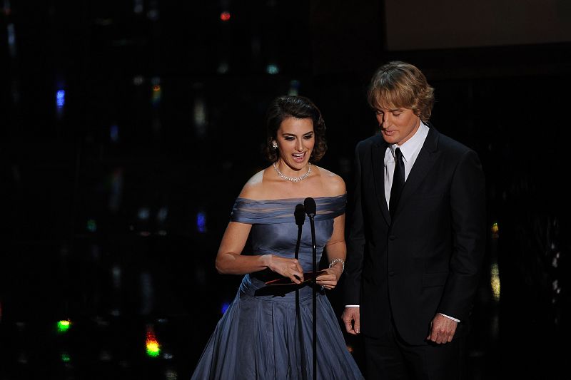 Penélope Cruz y Owen Wilson en la gala de los Oscars 2012