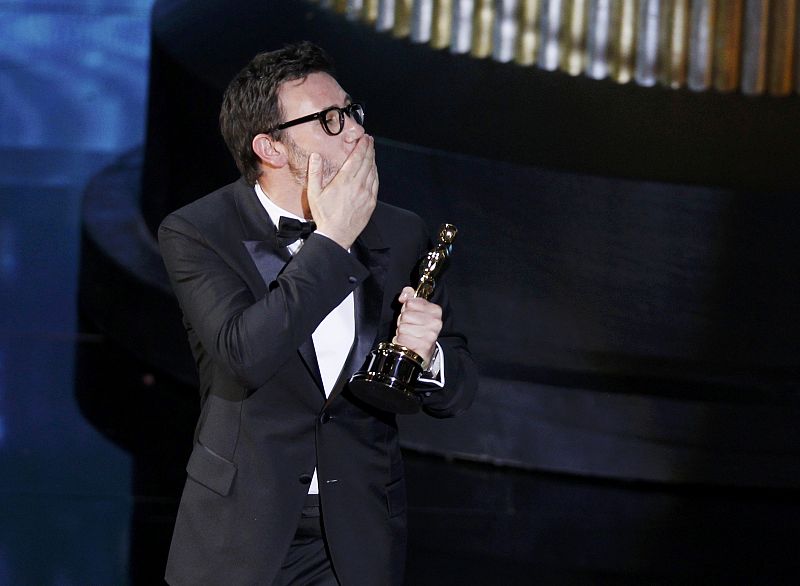 El director de 'The Artist', Michel Hazanavicius, en la gala de los Oscars 2012