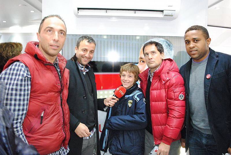 Veteranos del Deportivo: Carou, Fran (el buque insignia del Superdepor entrevista a su hijo Nicolás), Manjarín y Andrade.