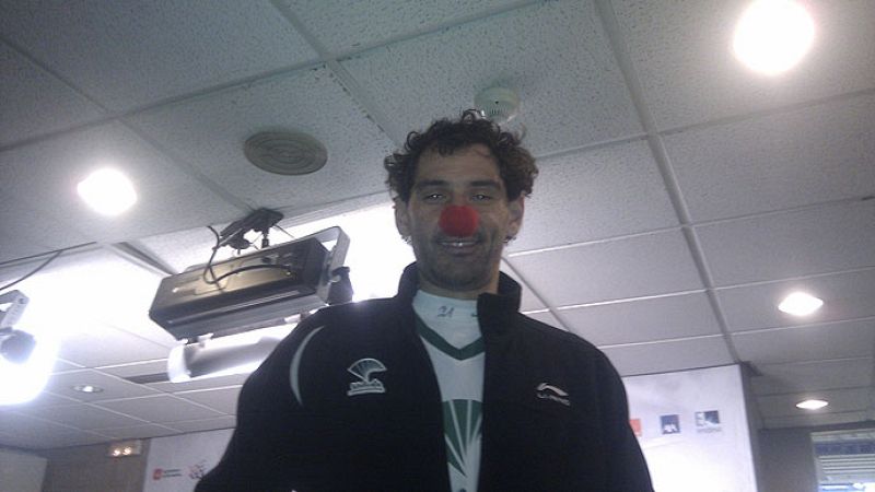 El jugador del Unicaja Jorge Garbajosa con la nariz roja.