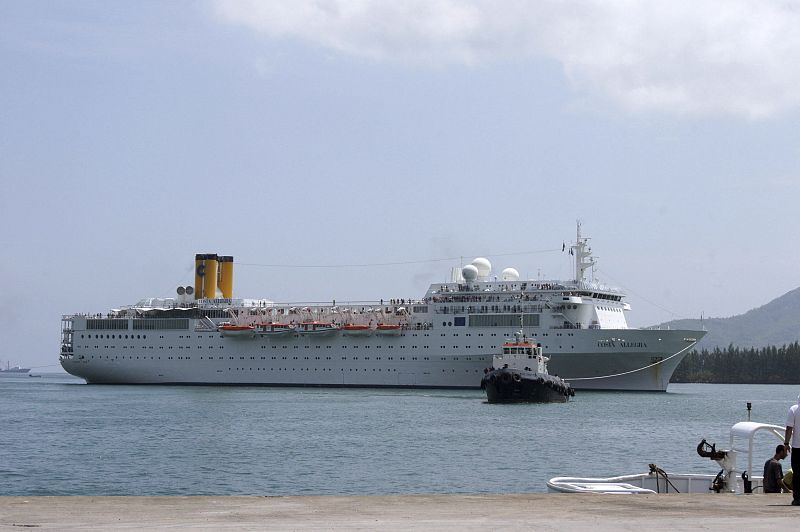 El crucero Costa Allegra llega al puerto de Victoria en Mahé, capital de Seychelles
