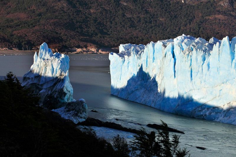 Aspecto del glaciar Perito Moreno tras completar su periodo de ruptura esta madrugada