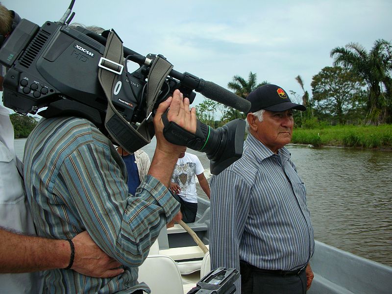 Tomando recursos de Edén Pastora vigilando el río