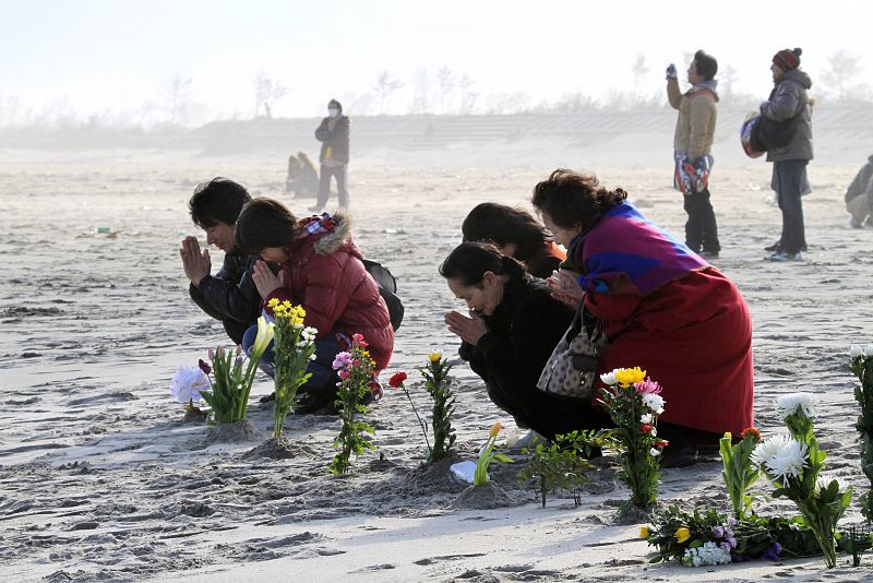 JAPÓN CONMEMORA EL PRIMER ANIVERSARIO DE LA TRAGEDIA DEL TERREMOTO Y TSUNAMI