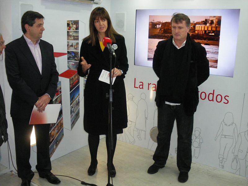 Acto de inauguración con la consejera de Justicia y portavoz del gobierno vasco, Idoia Mendia.