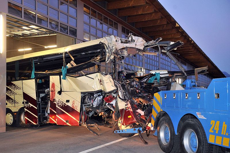 El accidente, en el que han muerto 28 personas, entre ellas 22 niños, ha ocurrido en el cantón suizo de Valais