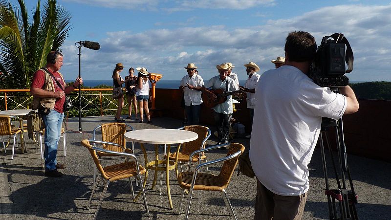 Música popular para los turisas que van de camino a Varadero