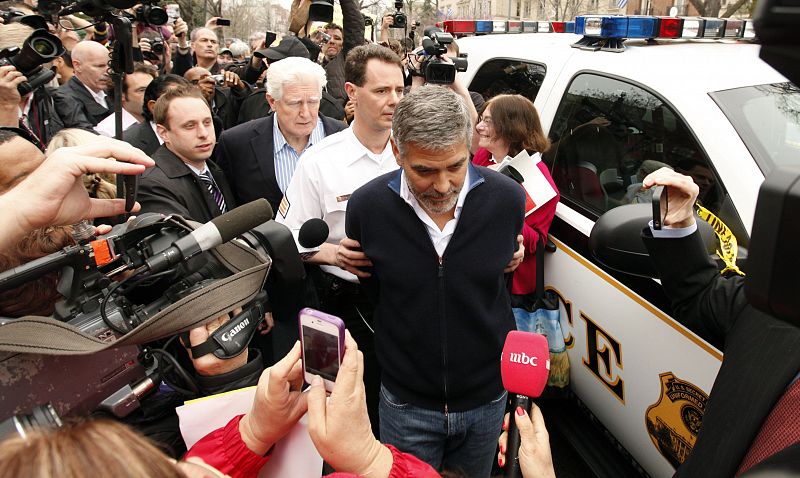 Clooney, en el momento de su arresto en Washington.