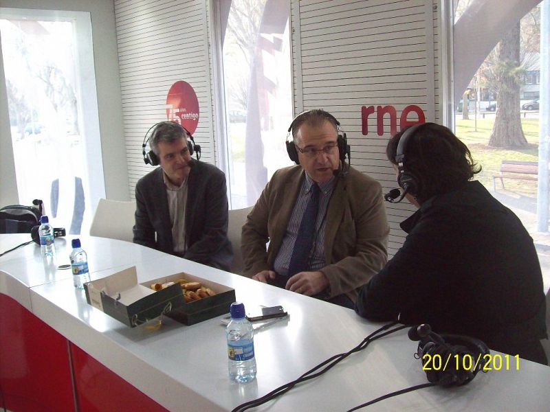 Juan Yeregui con el alcalde de Pamplona, Enrique Maya, y Pablo Ramos