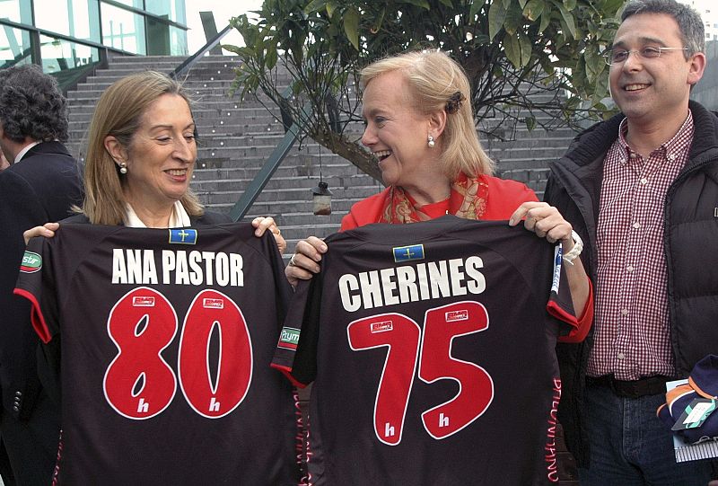 La ministra de Fomento y Mercedes Fernández en Asturias