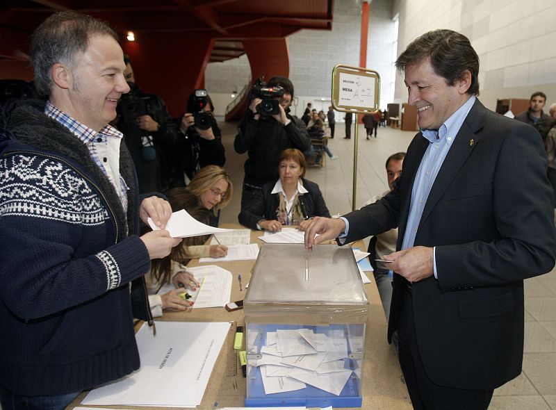 Javier Fernández vota