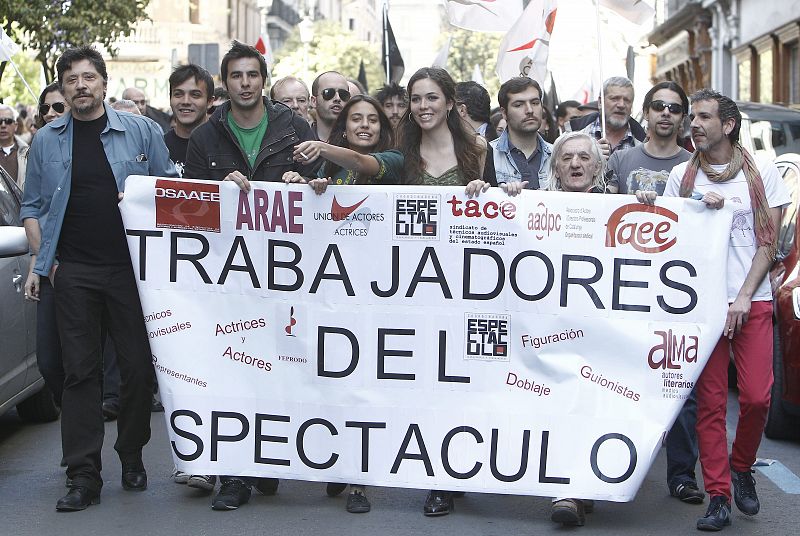El actor Carlos Bardem encabeza la protesta contra la Reforma Laboral convocada por la Coordinadora de los Trabajadores del Espectáculo.