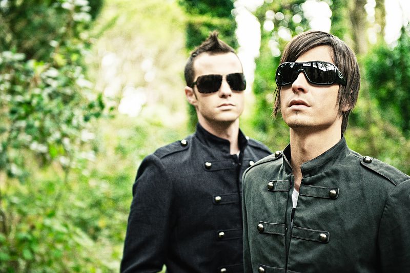 Suiza: Sinplus canta "Unbreakable"