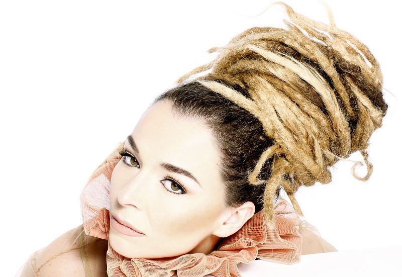 Albania: Rona Nishliu canta "Suus"