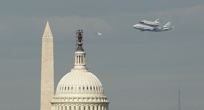 Sobrevolando el Monumento de Washington y el Capitolio