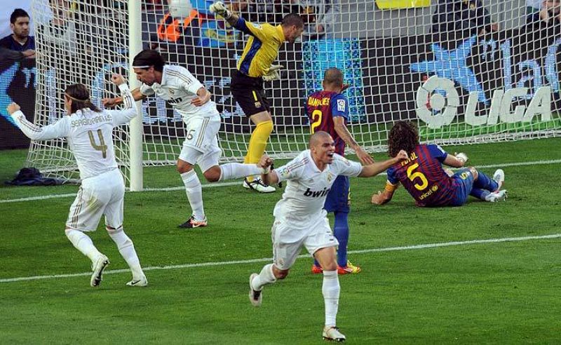 Khedira celebra el 0-1, gol del Madrid en el minuto 16.