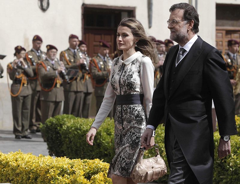 La Princesa de Asturias y el presidente del Gobierno, Mariano Rajoy, a su llegada al paraninfo de la Universidad de Alcalá de Henares.