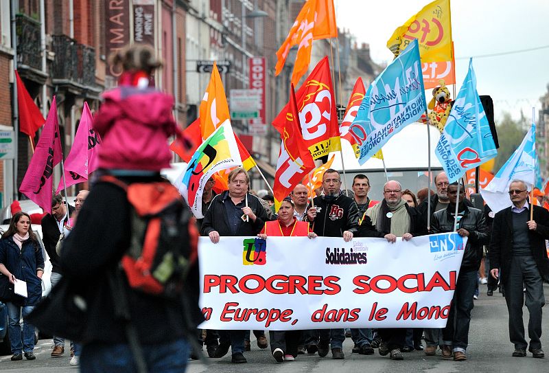 Pancarta de la manifestación en Lille, norte de Francia