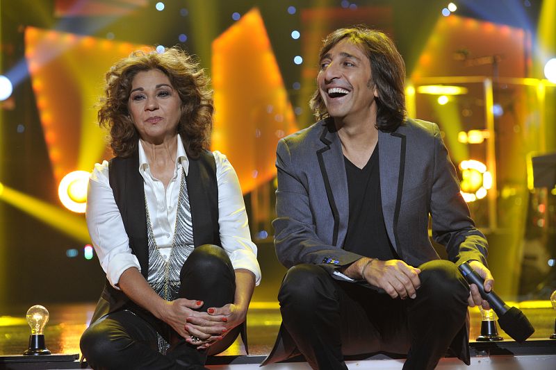 Antonio Carmona, junto a Lolita.