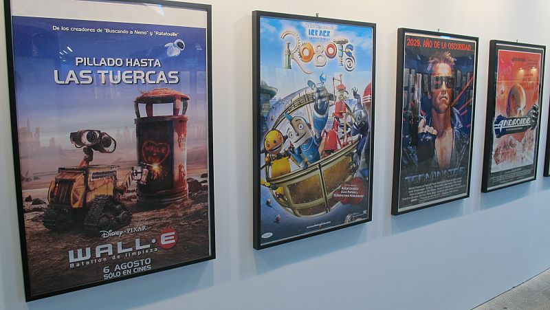 Carteles cinematográficos de la exposición 'Robots en su tinta'