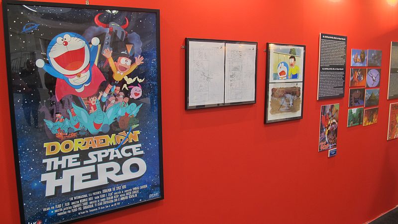 Apartado de Doraemon, el gato cósmico, en la exposición 'Robots en su tinta'