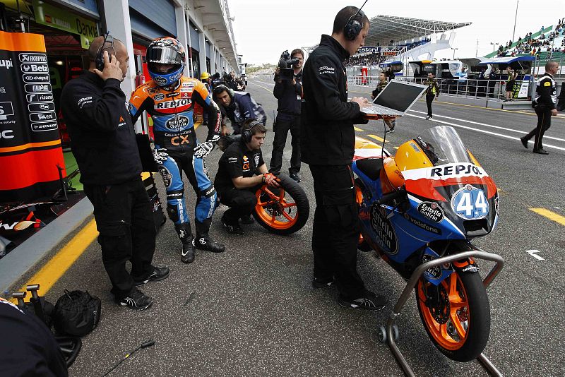 El portugués Oliveira, de Moto3, tuvo que retirarse por problemas mecánicos