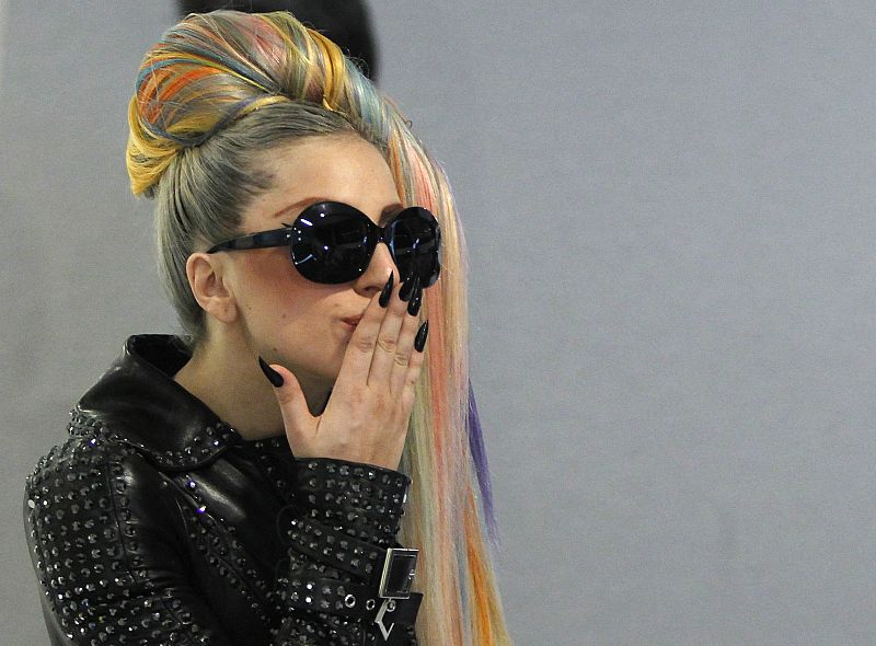 Gente y Tendencias - Lady Gaga, lanzando besos
