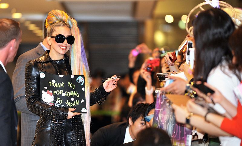Gente y Tendencias - Lady Gaga llega a Tokio