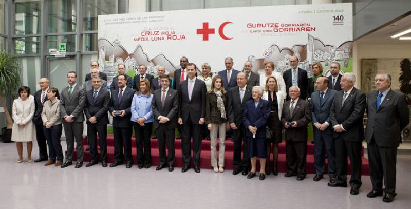 El director de RNE, Benigno Moreno, ha recogido este martes, Día Mundial de la Cruz Roja, la Medalla de Oro de la institución humanitaria de manos de los Príncipes de Asturias.