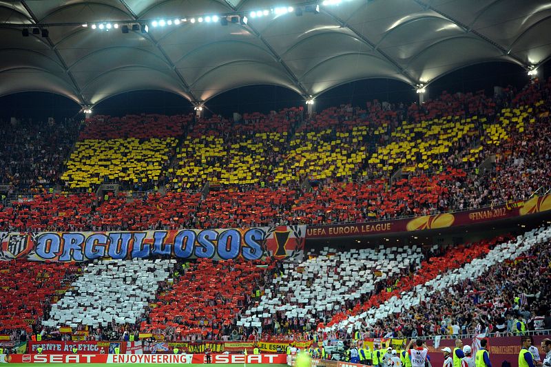 Así lució durante la final la grada del Estadio Nacional de Bucarest.