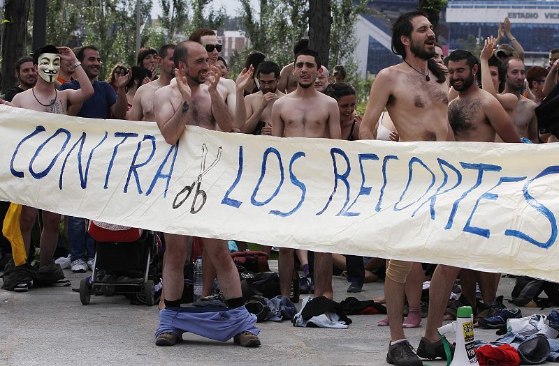 Manifestantes desnudos 'Contra los recortes' en Madrid