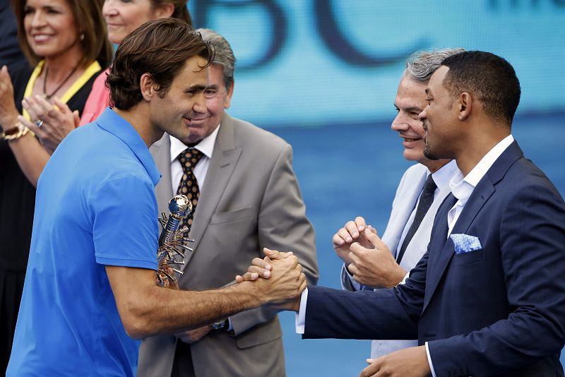 Will Smith felicita a Roger Federer por ganar el Master 1000 de Madrid