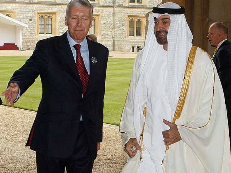 El príncipe heredero de Abu Dabi, Mohammed bin Zayed, llega al castillo de Windsor para celebrar el 60º aniversario de la reina Isabel II.