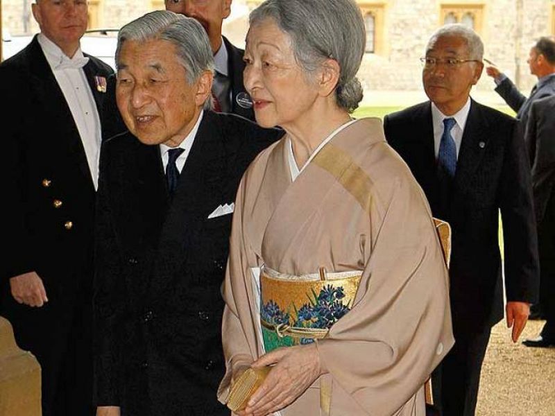 Los emperadores de Japón, Akihito y Michiko, han degustado durante la comida productos británicos como cordero de Windsor y fresas de Kent.