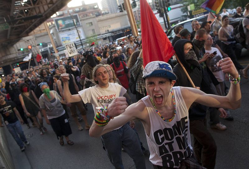Cientos de manifestantes protestan en Chicago contra la cumbre de la OTAN