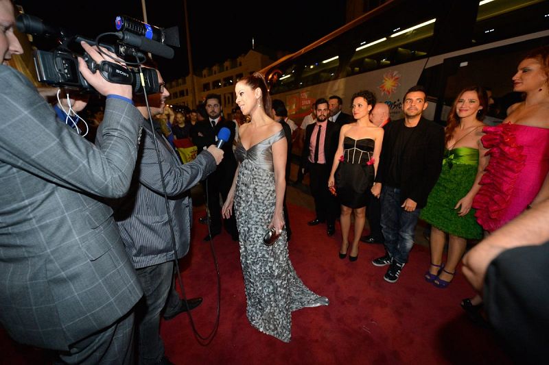 Tras su primer ensayo en el Crystal Hall, la prensa internacional se ha interesado por conocer un poco más a nuestra representante.