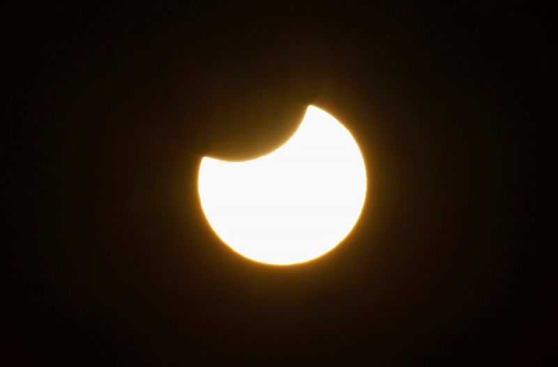 El eclipse solar desde Victory Park en Pasadena, California