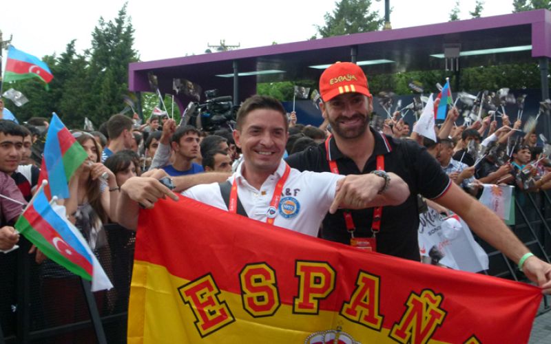 Los fans españoles han sido los primeros en llegar a la cita. Querían transmitir todo su apoyo a Pastora.