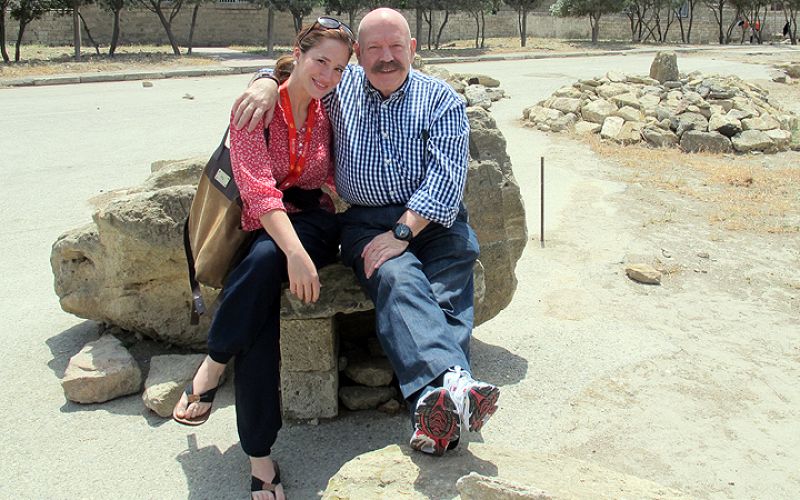 Jose María Íñigo y Mey Green, corista de "Quédate conmigo", en un descanso de la excursión.