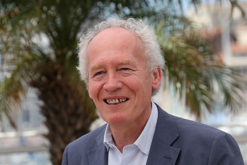 El director belga Jean-Pierre Dardenne posa durante el photocall del jurado de Cinefondation, en Cannes