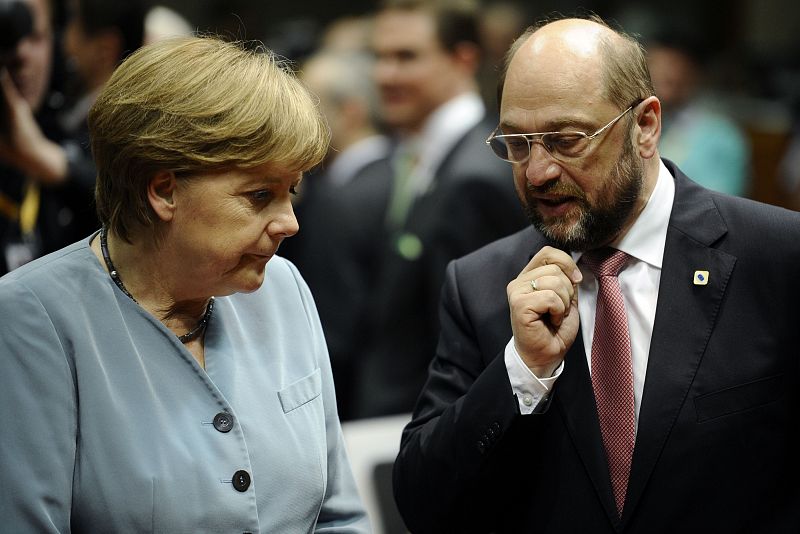 Merkel y Schulz, enfrentados sobre los eurobonos