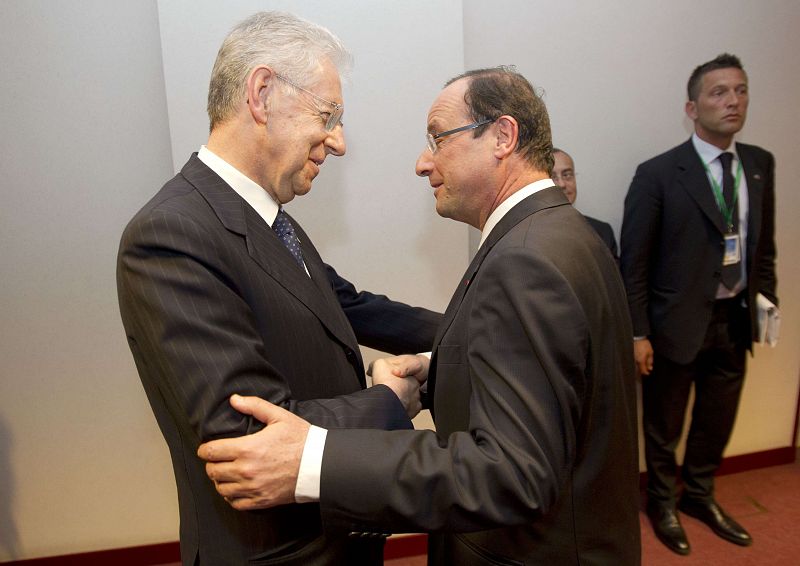 Hollande y Monti mantienen el mismo enfoque de cómo debe crecer Europa frente a la ortodoxia presupuestaria de Merkel.