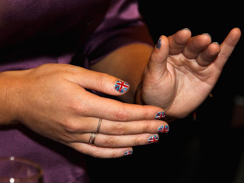 La princesa Eugenia ha sorprendido a todos con su manicura. Ha lucido en sus uñas la bandera británica para homenajear a su abuela