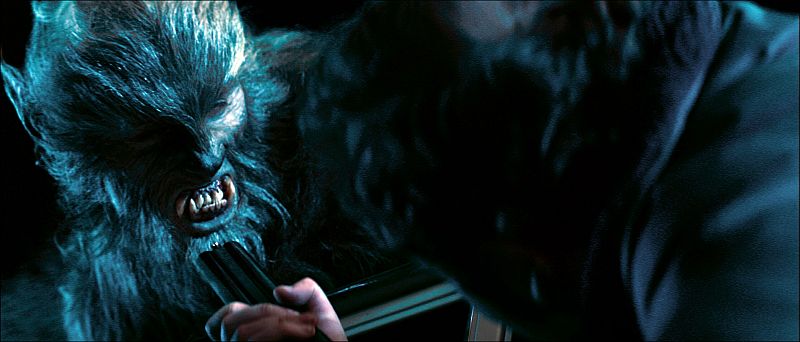 Uno de los 'Lobos de Arga' amenazando a los protagonistas ¿Sobrevivirán?