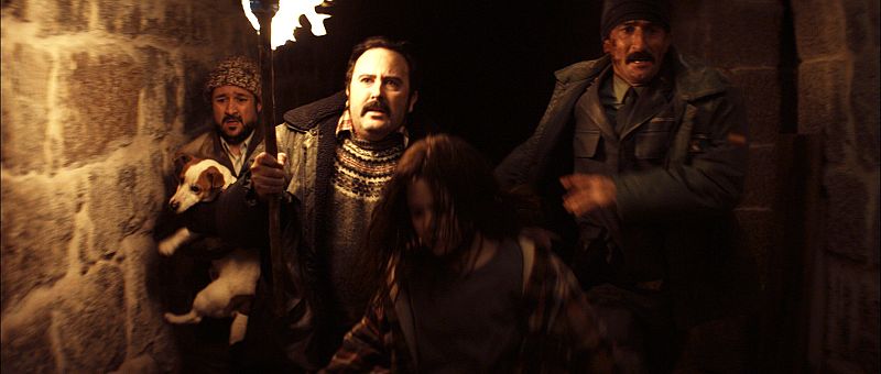 Los protagonistas huyendo de los 'Lobos de Arga'.