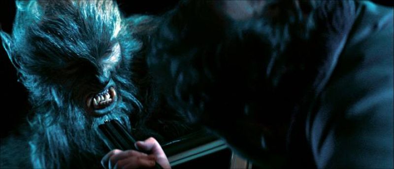  Uno de los 'Lobos de Arga' amenazando a los protagonistas ¿Sobrevivirán?