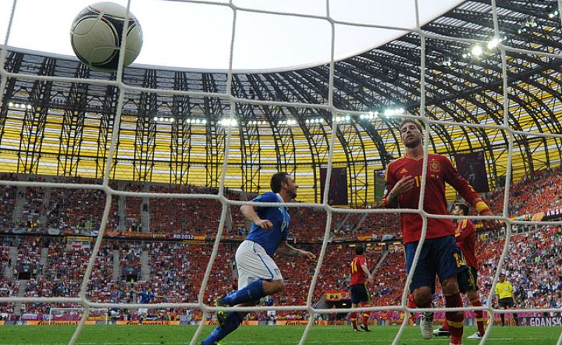 El primer gol del partido fue de Italia, y lo marcó Di Natale