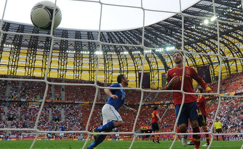 El primer gol del partido fue de Italia, y lo marcó Di Natale